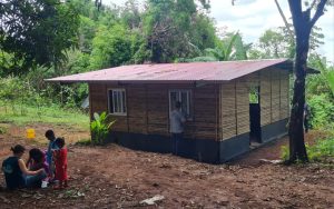 Construcción de casas en el área indigena- comunidad de Cienaguita.